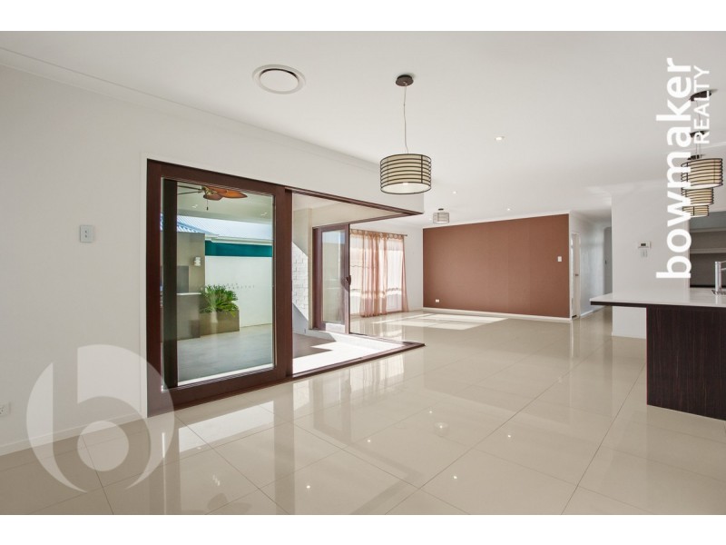 14 Cowen Terrace, North Lakes QLD 4509