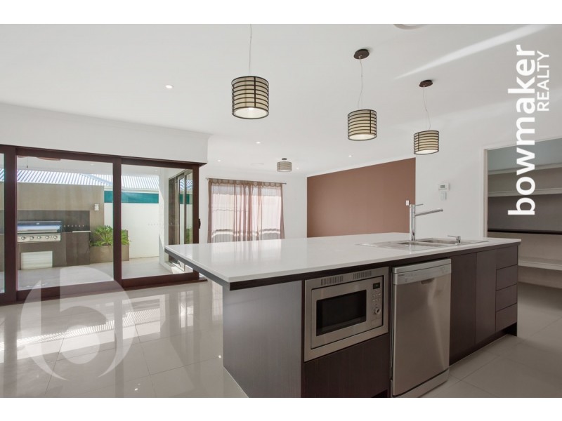 14 Cowen Terrace, North Lakes QLD 4509