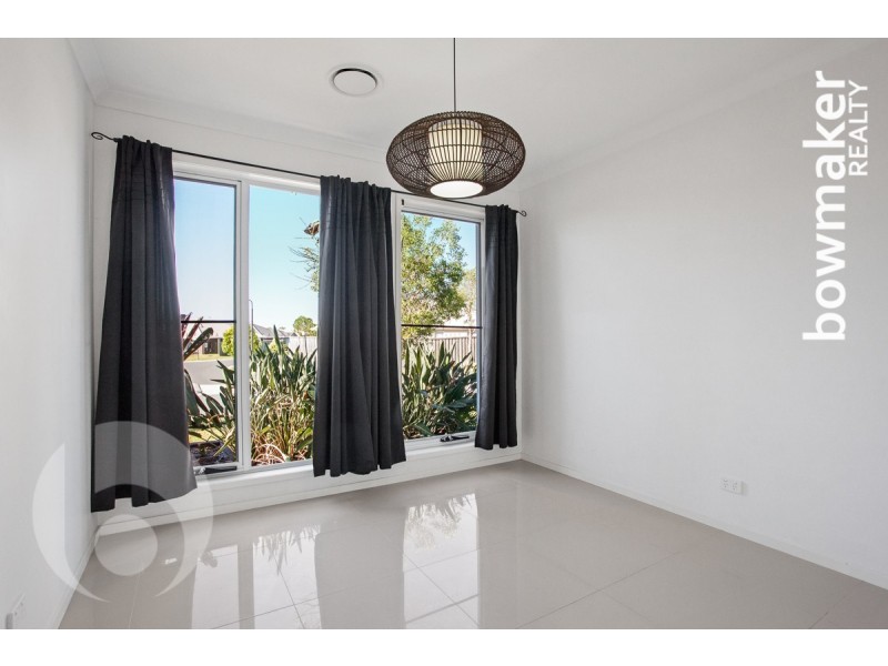 14 Cowen Terrace, North Lakes QLD 4509