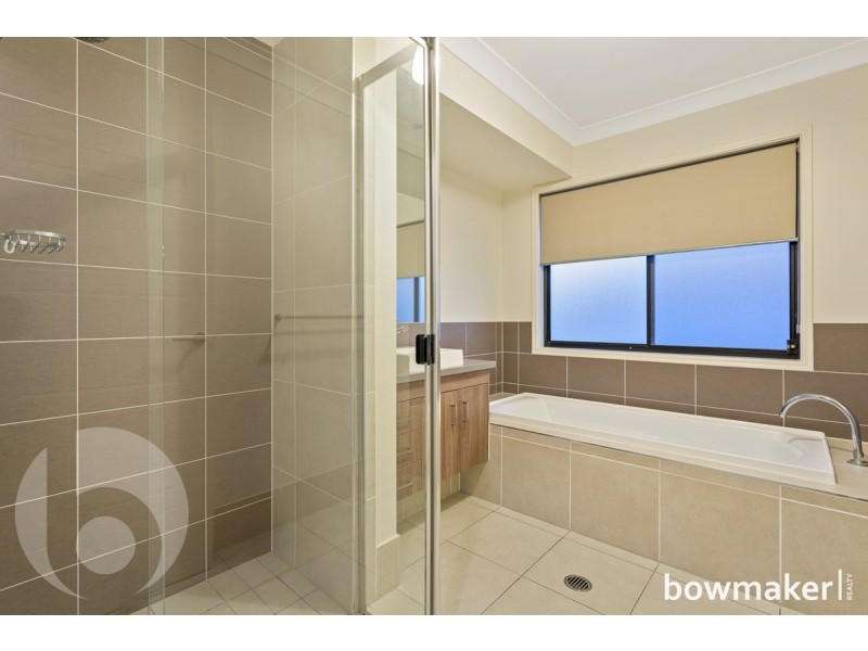 42 Nicklaus Parade, North Lakes QLD 4509