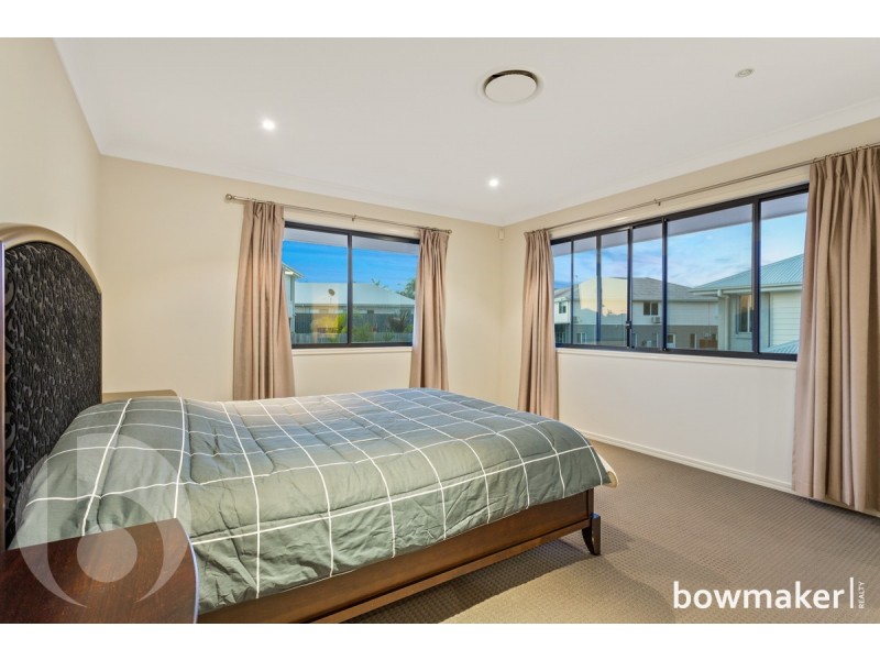 42 Nicklaus Parade, North Lakes QLD 4509