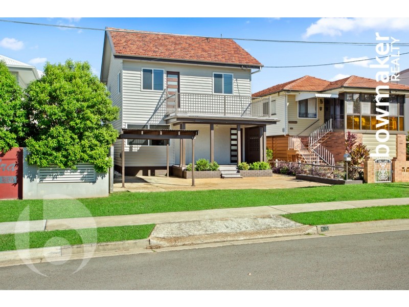 15 Griffith Road, Scarborough QLD 4020