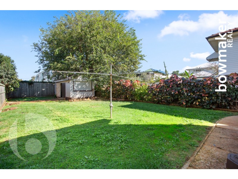 15 Griffith Road, Scarborough QLD 4020