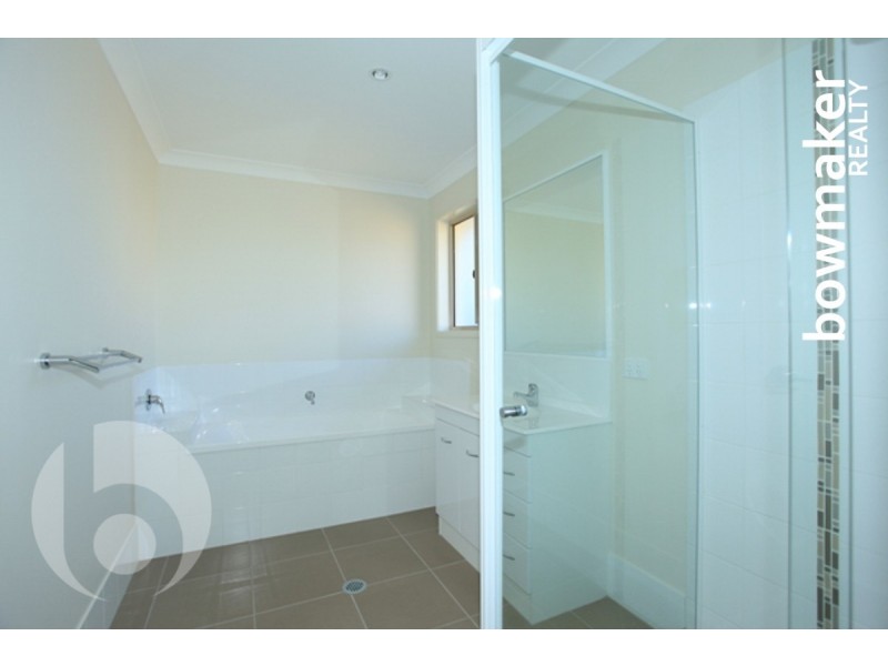 146 Nicklaus Parade, North Lakes QLD 4509