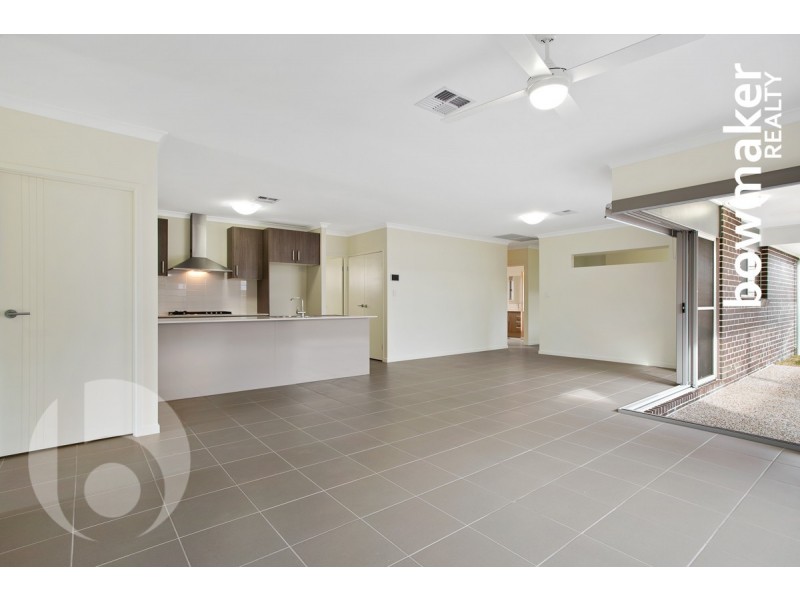 83 Ravensbourne Crescent, North Lakes QLD 4509