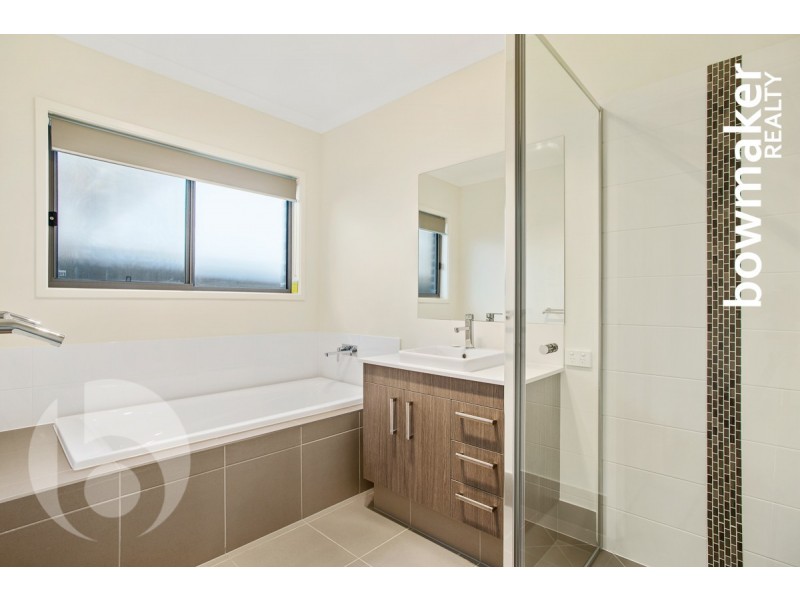 83 Ravensbourne Crescent, North Lakes QLD 4509