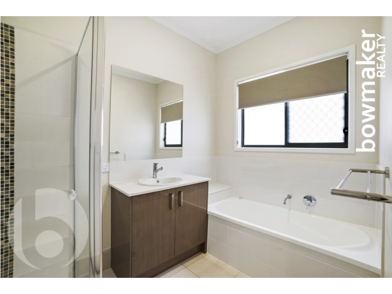 33 Oxbow Crescent, Lawnton QLD 4501