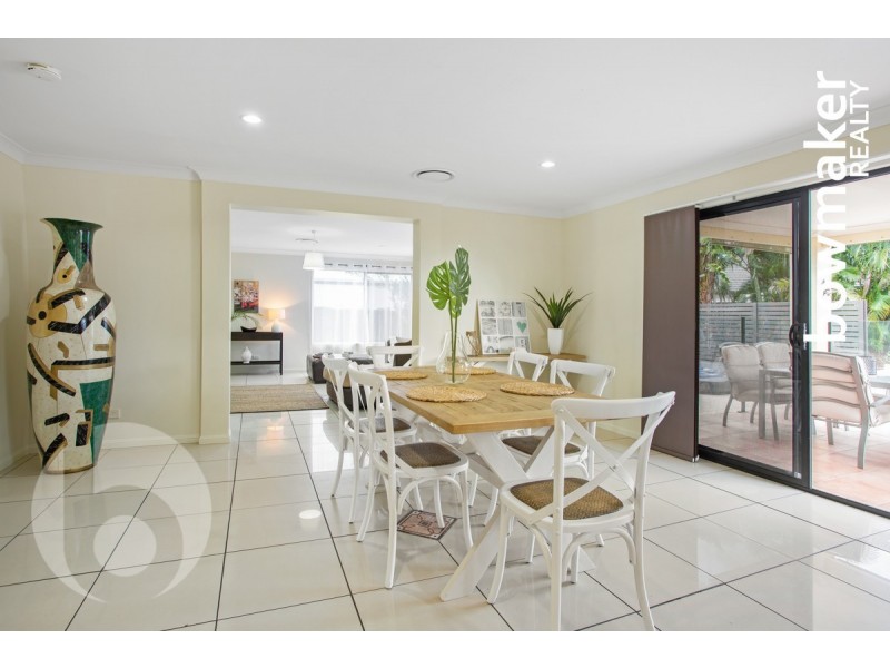 27 Grebe Circuit, North Lakes QLD 4509