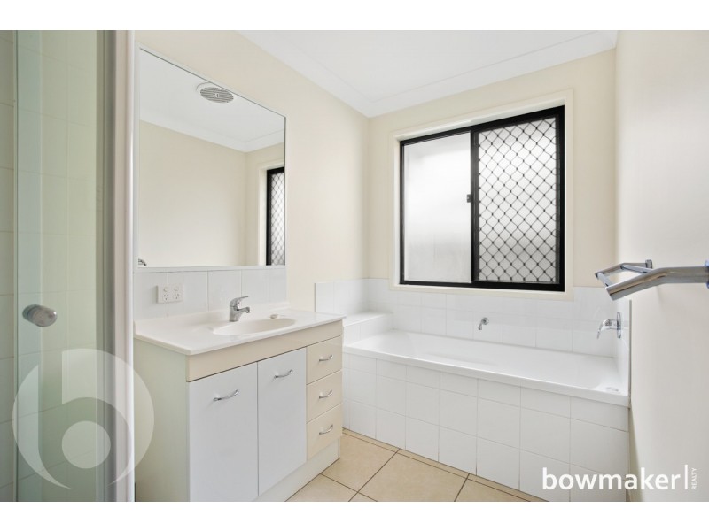 25 Dunes Crescent, North Lakes QLD 4509