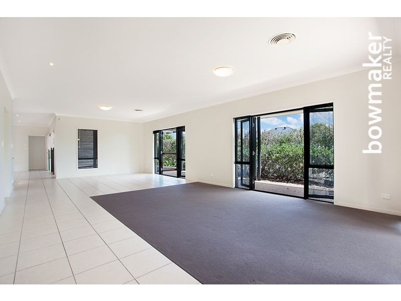 33 Dotterel Crescent, North Lakes QLD 4509