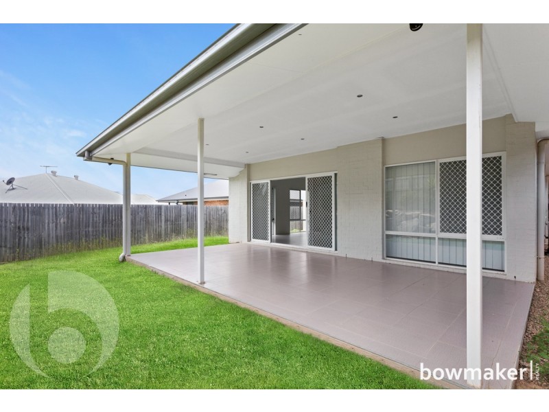 15 Rawlins Crescent, North Lakes QLD 4509