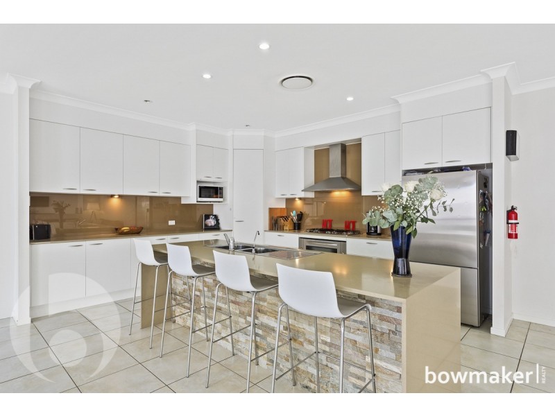 2 Nicklaus Parade, North Lakes QLD 4509