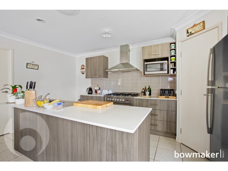 17 Severn Crescent, North Lakes QLD 4509