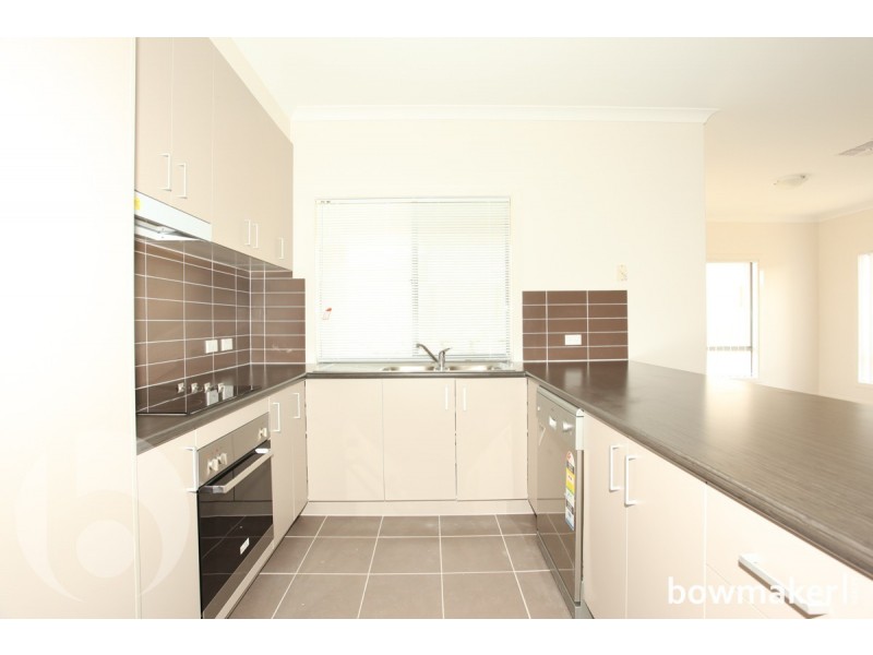 27 Dunes Crescent, North Lakes QLD 4509