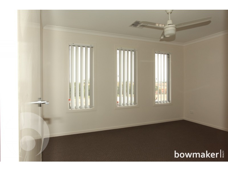 27 Dunes Crescent, North Lakes QLD 4509