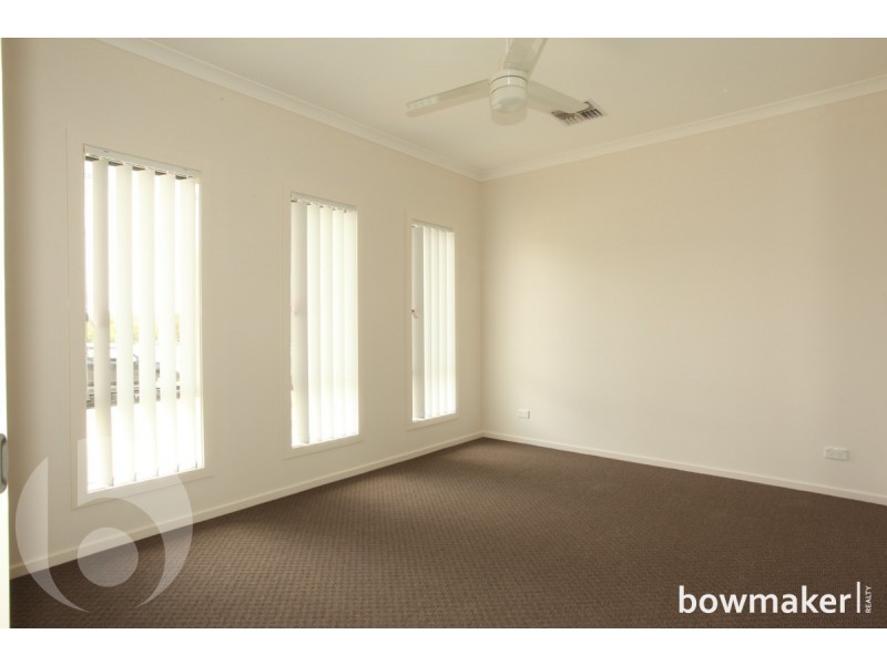 27 Dunes Crescent, North Lakes QLD 4509