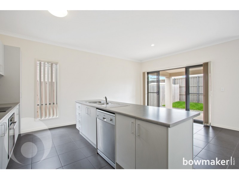 16 Freeman Street, North Lakes QLD 4509