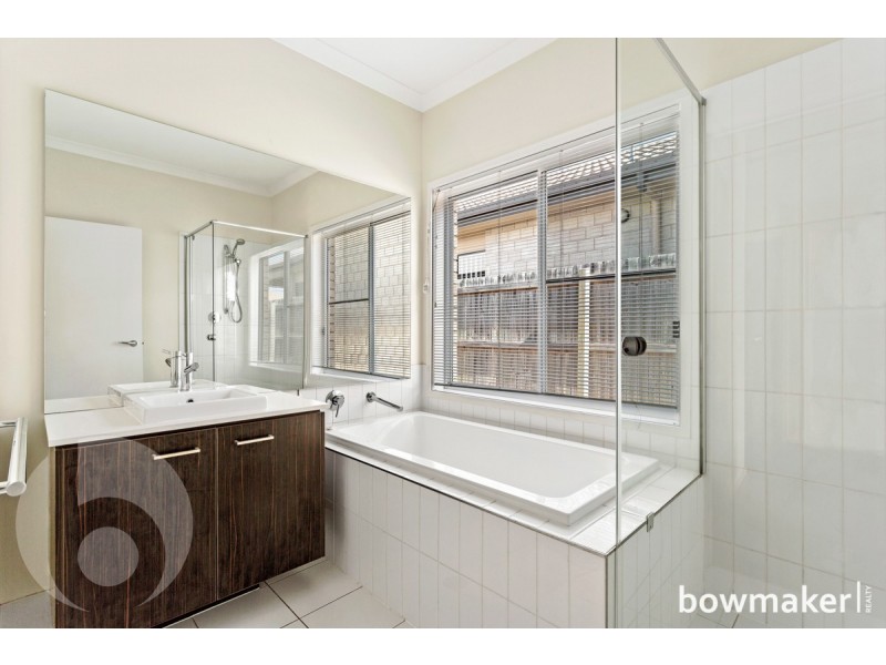 120 Mackintosh Drive, North Lakes QLD 4509