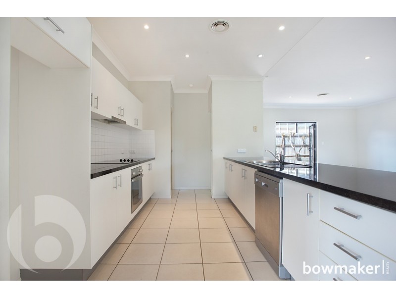 33 Dotterel Crescent, North Lakes QLD 4509