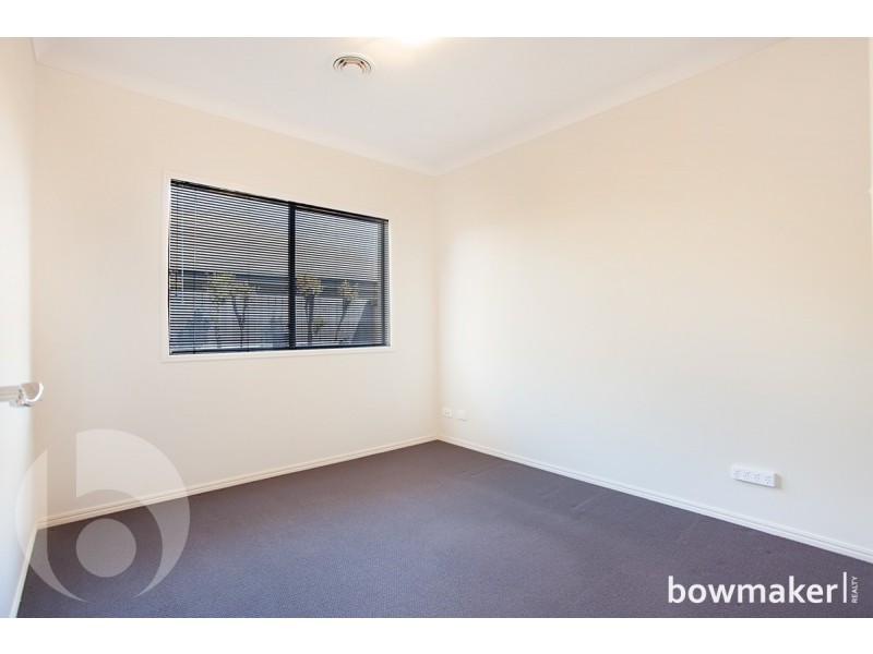 33 Dotterel Crescent, North Lakes QLD 4509