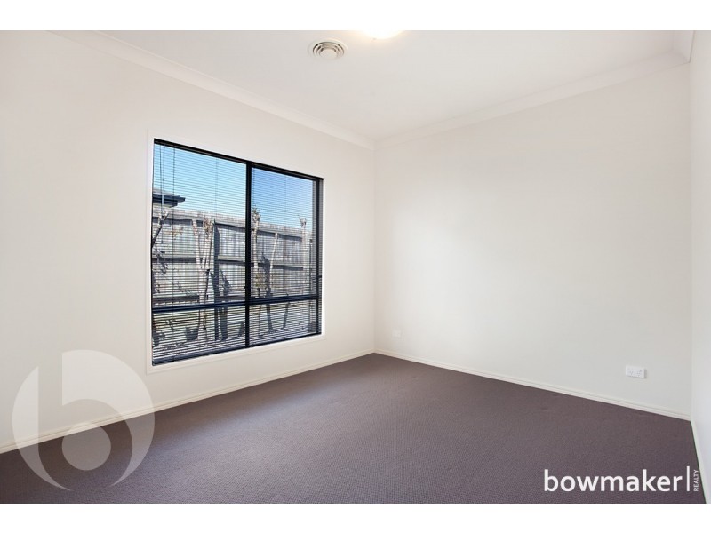 33 Dotterel Crescent, North Lakes QLD 4509