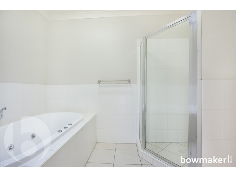 33 Dotterel Crescent, North Lakes QLD 4509