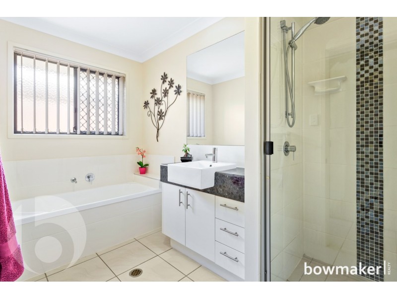 27 Riviera Crescent, North Lakes QLD 4509