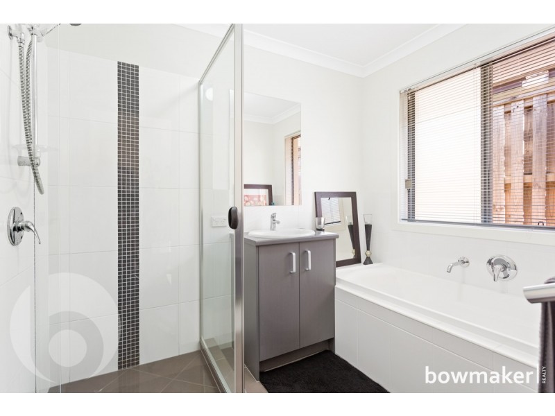 8 Dunes Crescent, North Lakes QLD 4509