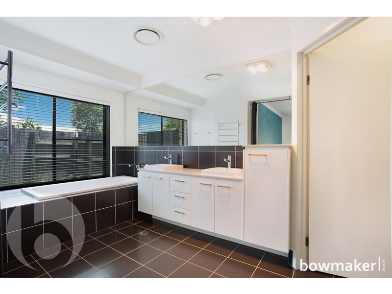 10 Freeman Street, North Lakes QLD 4509