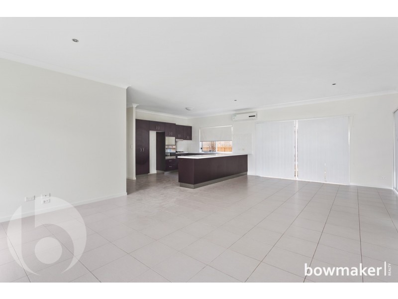 15 Rawlins Crescent, North Lakes QLD 4509