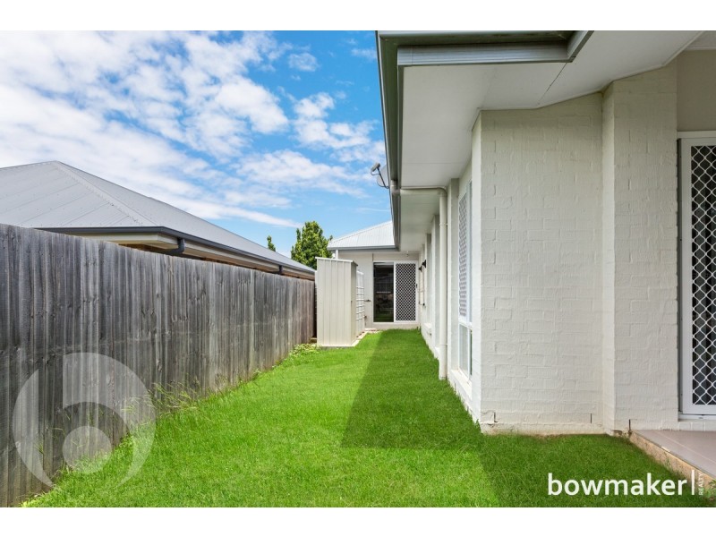 15 Rawlins Crescent, North Lakes QLD 4509