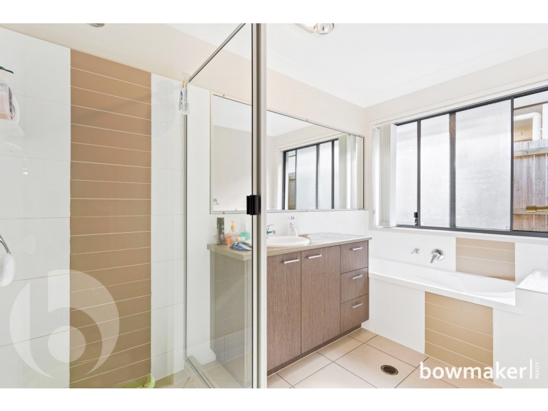 11 Riviera Crescent, North Lakes QLD 4509
