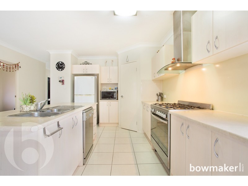 6 Williams Crescent, North Lakes QLD 4509