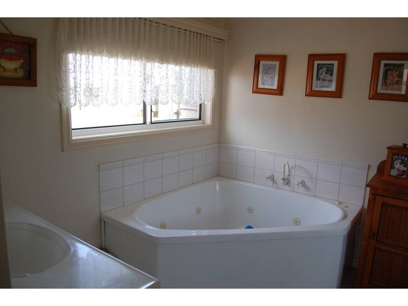 563 Mailors flat / Koroit Rd, Southern Cross VIC 3283