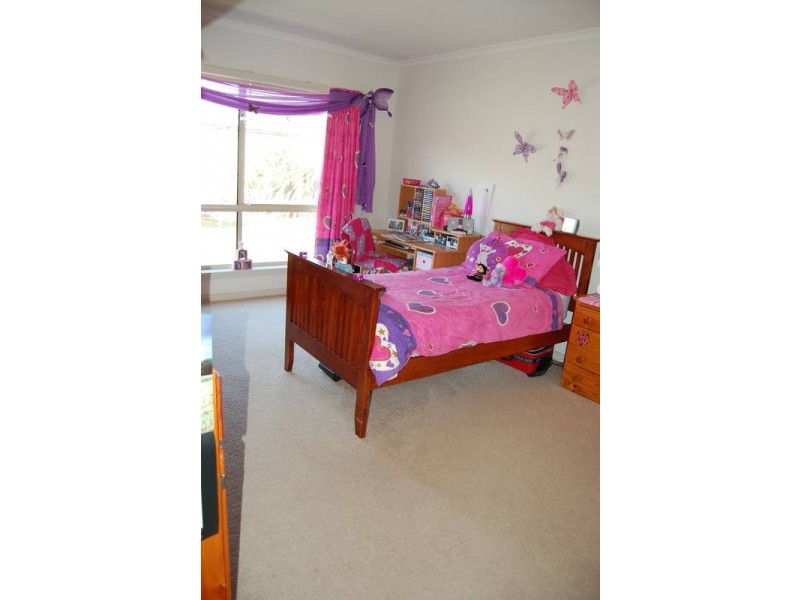 19 Stauntons Lane, Koroit VIC 3282