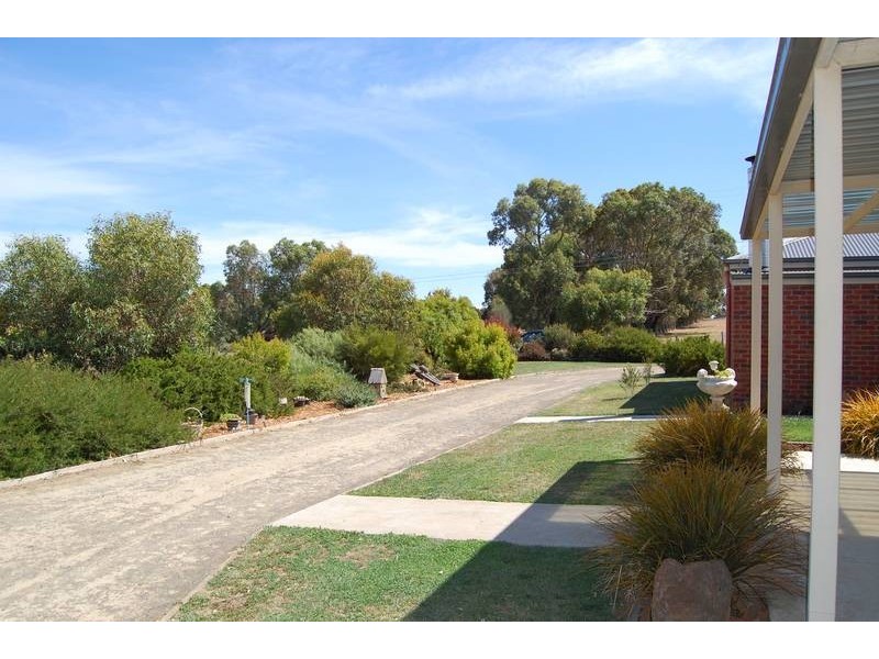 19 Stauntons Lane, Koroit VIC 3282