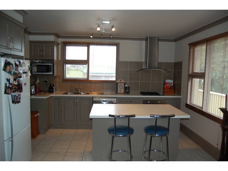 72 Ziegler Parade, Allansford VIC 3277