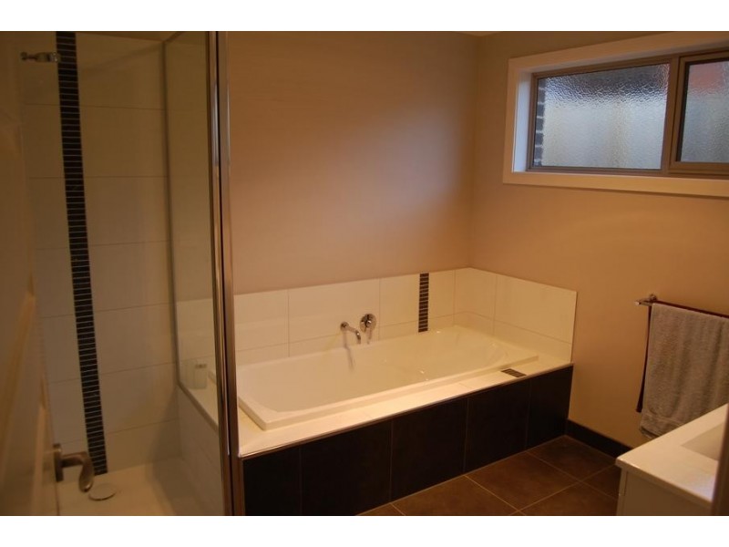 3 Singleton Crt, Warrnambool VIC 3280