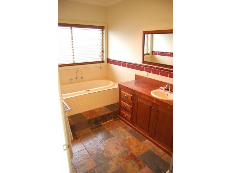 Warrnambool VIC 3280