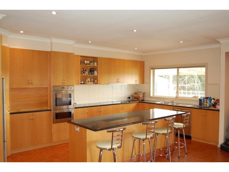 687 Hopkins Highway, Bushfield VIC 3281