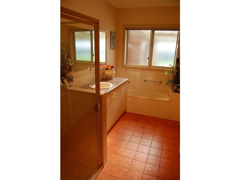 687 Hopkins Highway, Bushfield VIC 3281