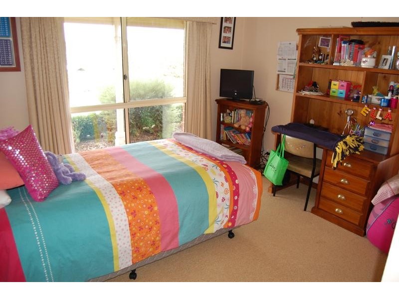 687 Hopkins Highway, Bushfield VIC 3281