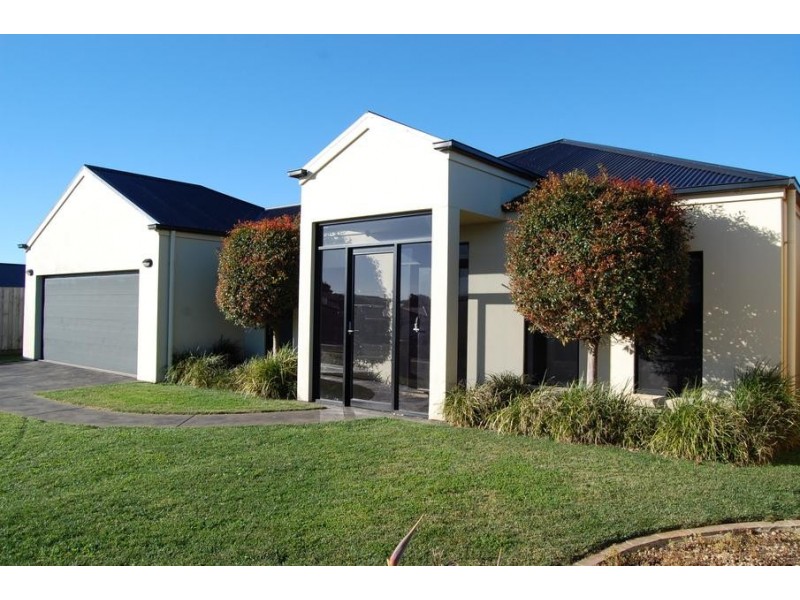 8+10 Nina Street, Dennington VIC 3280
