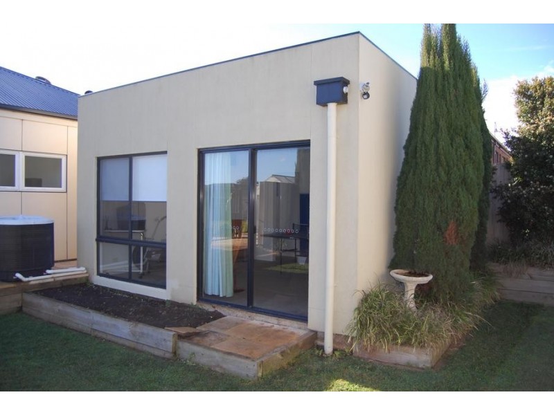 8+10 Nina Street, Dennington VIC 3280
