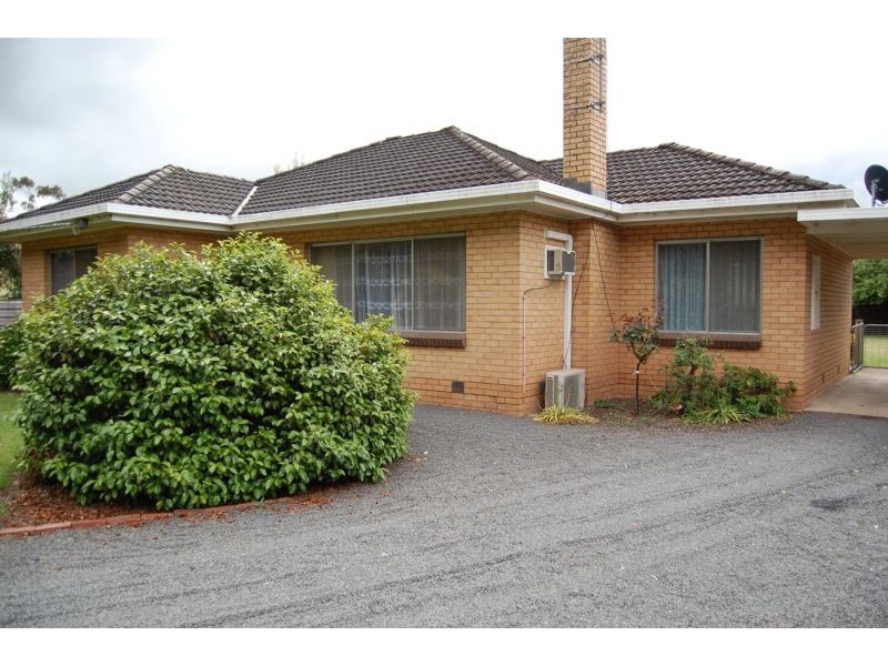 100 Darlington Road, Mortlake VIC 3272