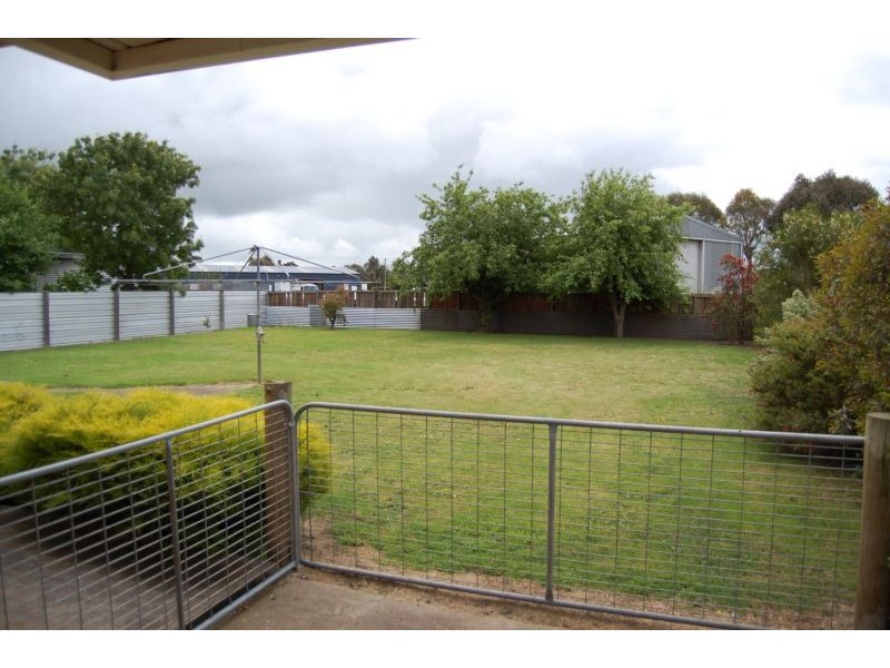 100 Darlington Road, Mortlake VIC 3272