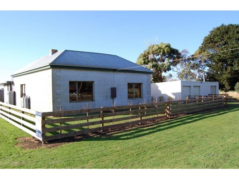 11 Barries Road, Bushfield VIC 3281