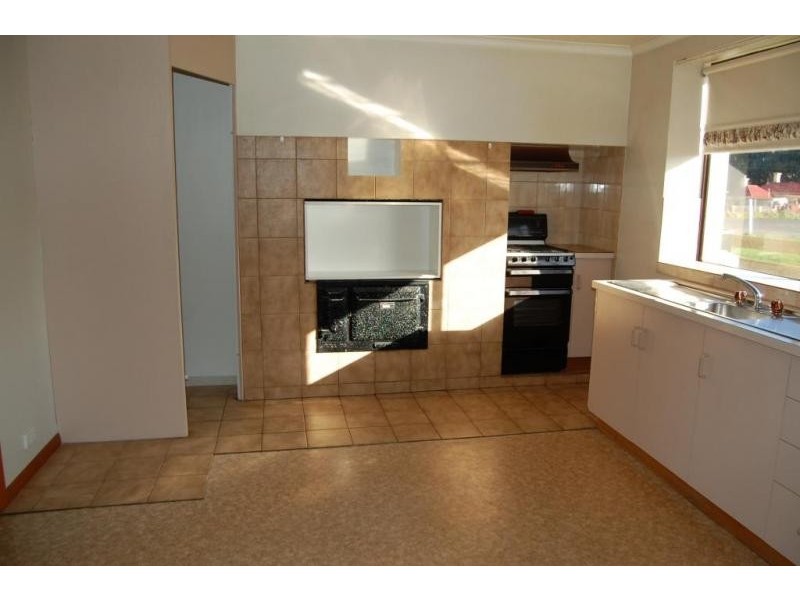 11 Barries Road, Bushfield VIC 3281