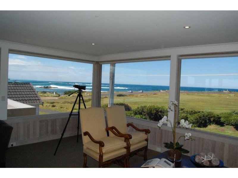 4 Schomberg Street, Peterborough VIC 3270