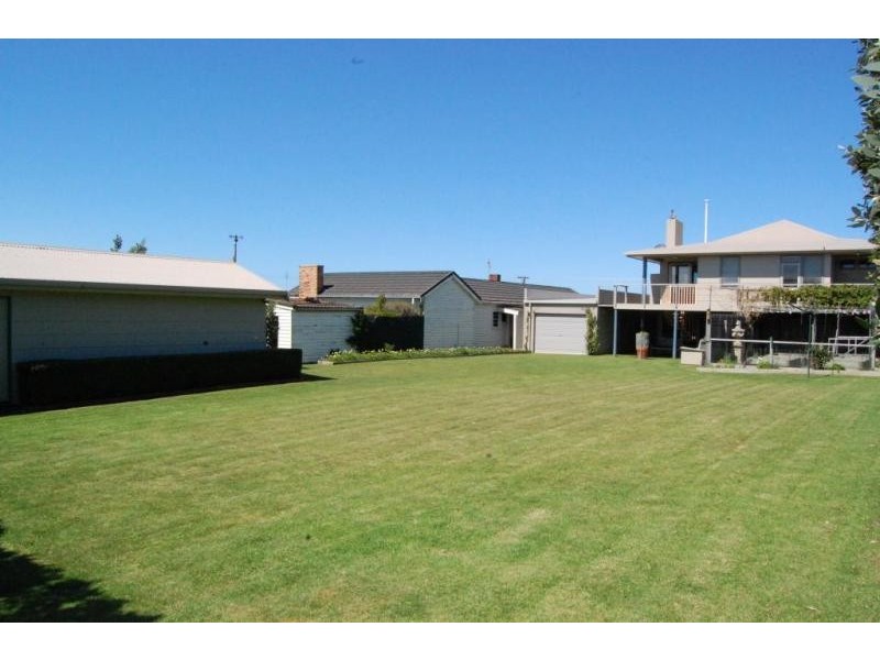 4 Schomberg Street, Peterborough VIC 3270